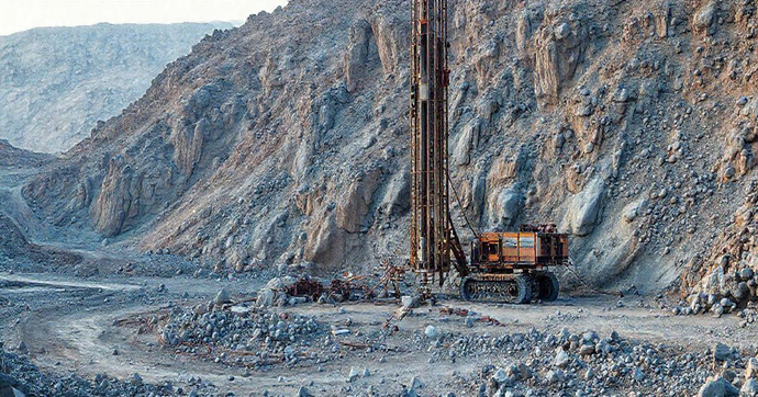 Perfuração em Rocha: Técnicas e Equipamentos Essenciais para Projetos de Mineração Perfuração em Rocha: Técnicas e Equipamentos Essenciais para Projetos de Mineração