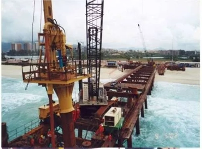 Fundação de ponte no mar